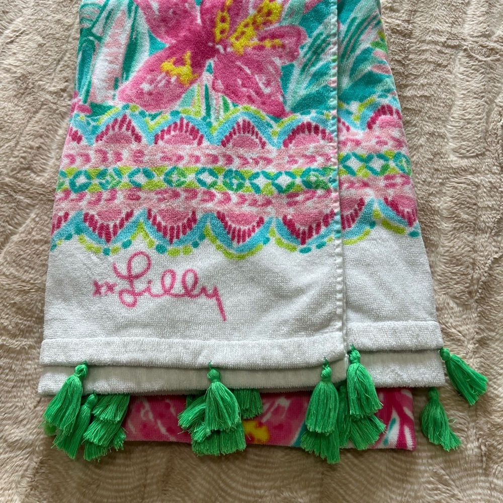 Lilly Pulitzer x Pottery Barn collaboration Jungle Lilly pool towel